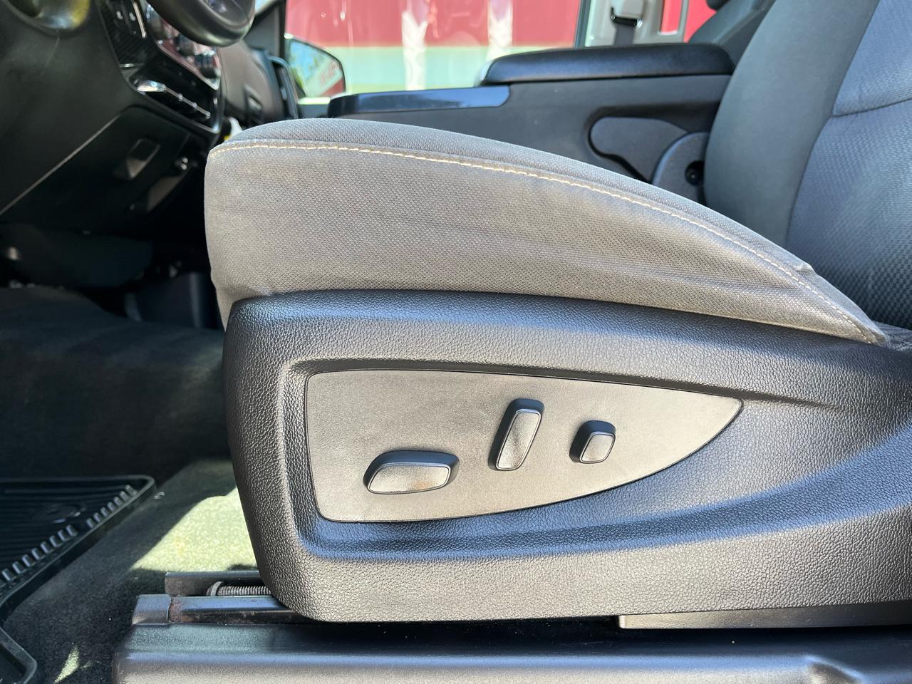 Chevrolet Silverado 1500 4WD Crew Cab 143.5" LT w/2LT 2015