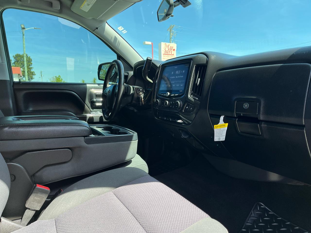 Chevrolet Silverado 1500 4WD Crew Cab 143.5" LT w/2LT 2015