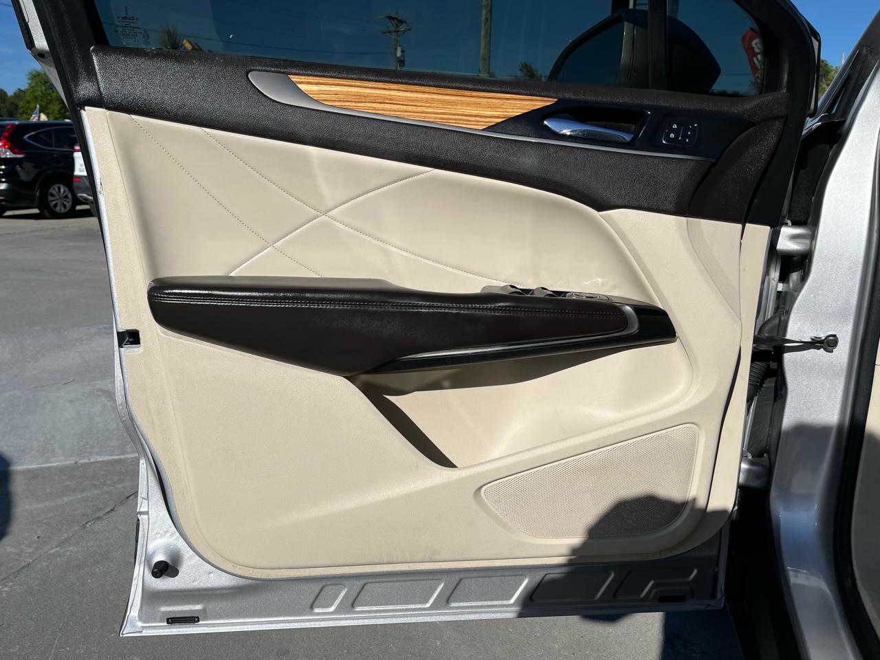 Lincoln MKC FWD 4dr Select 2016