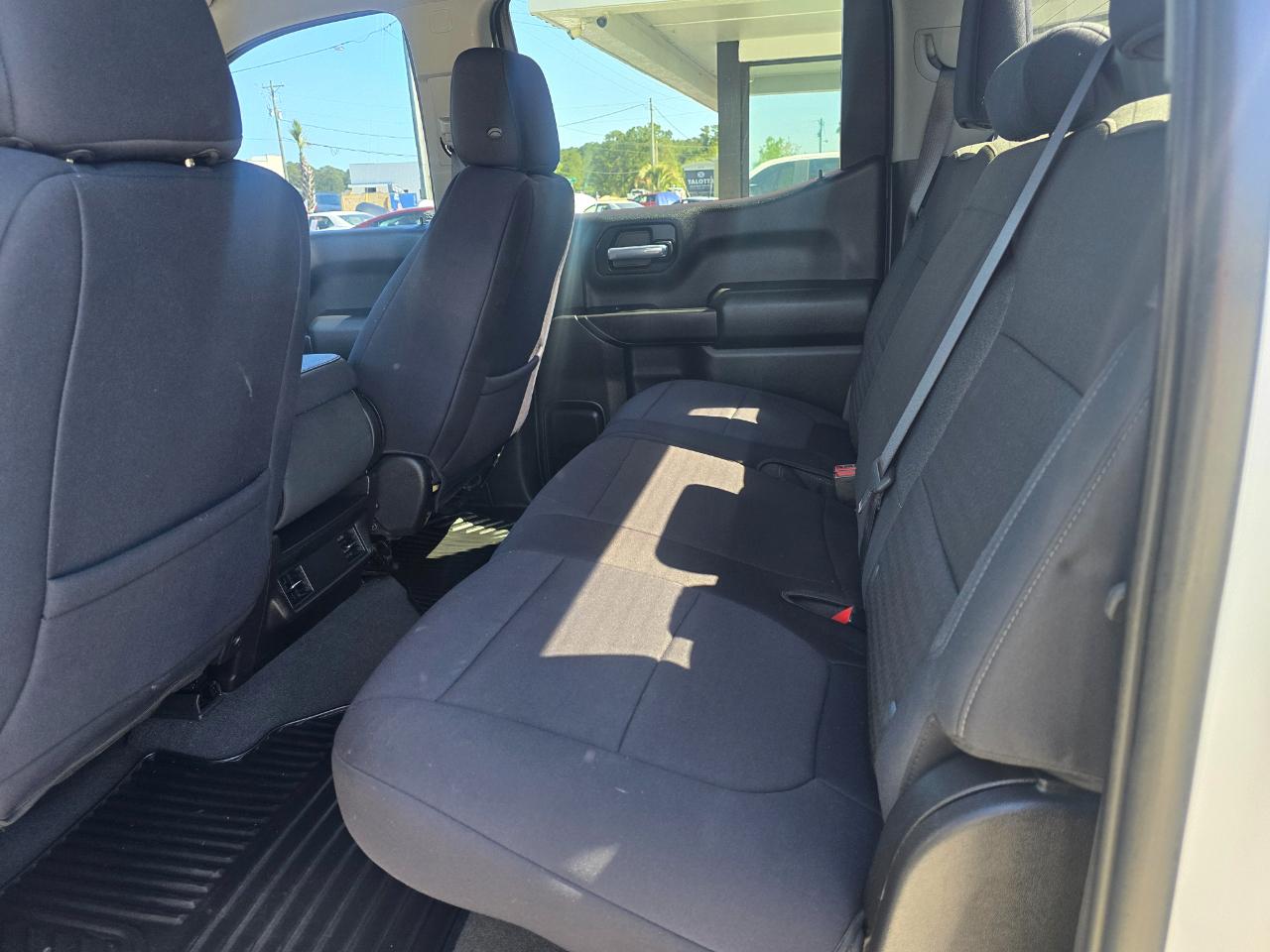 Chevrolet Silverado 1500 4WD Crew Cab 147" Custom 2022