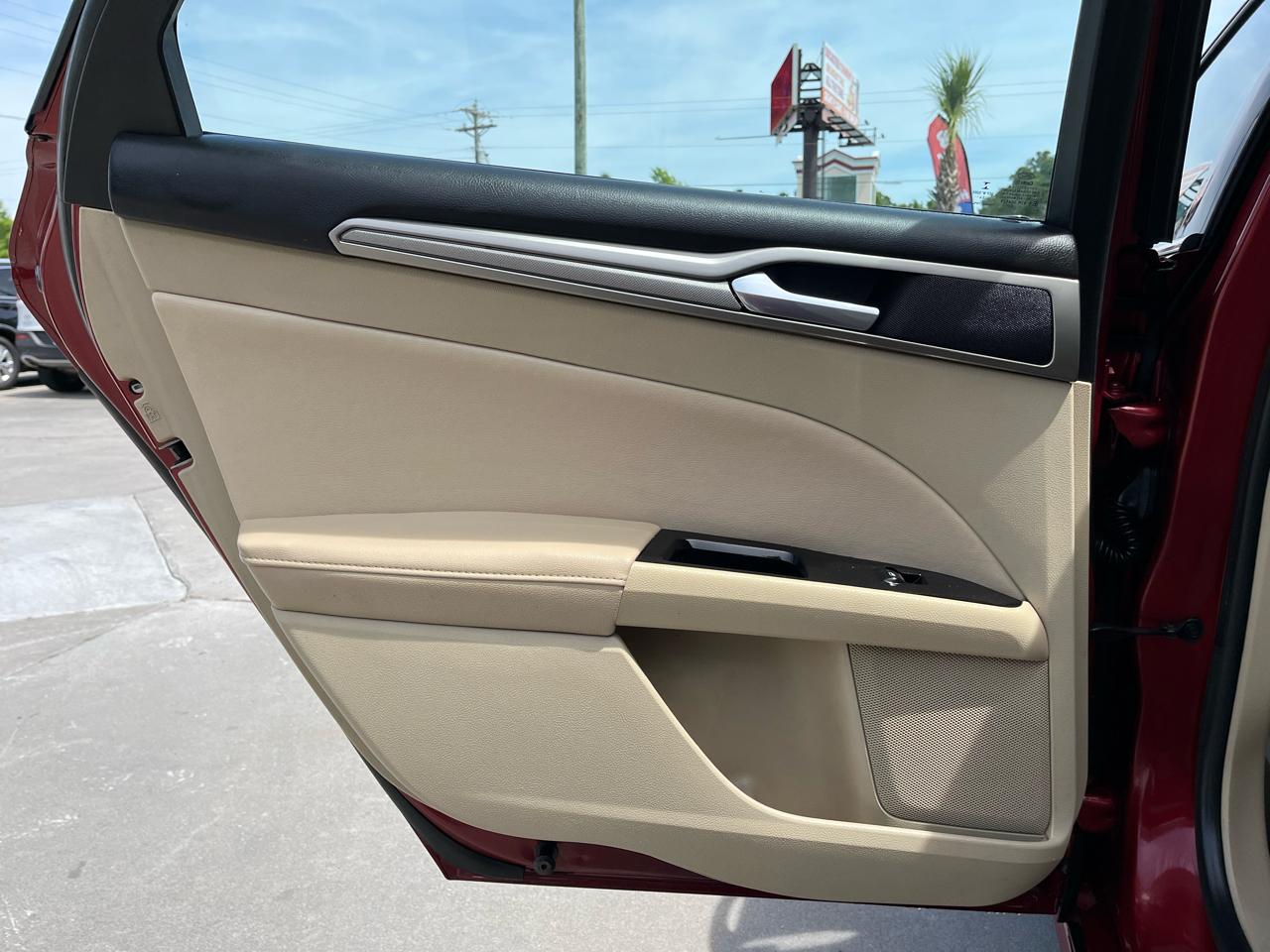 Ford Fusion 4dr Sdn SE FWD 2015