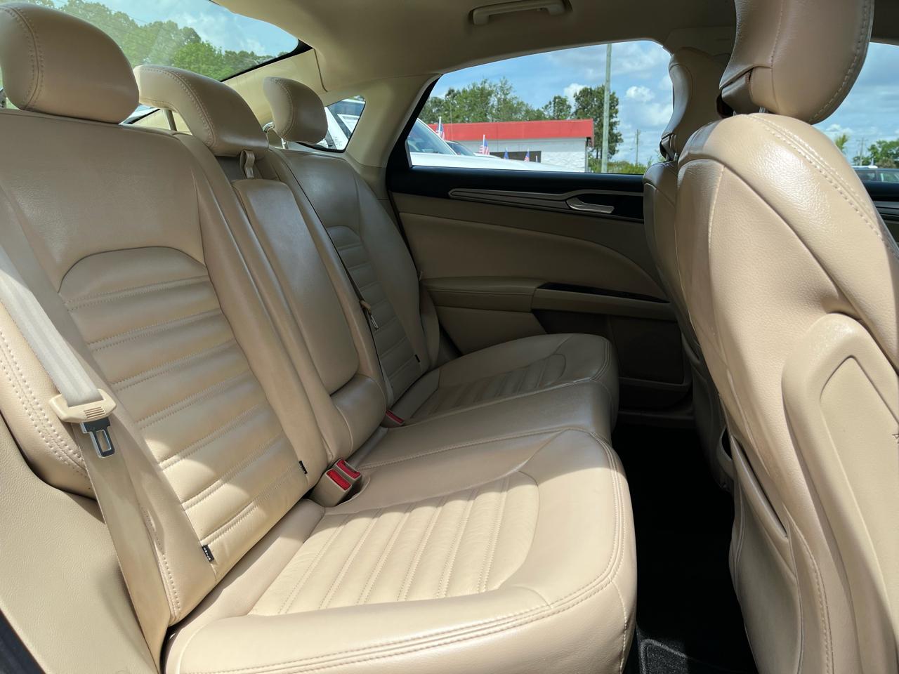 Ford Fusion 4dr Sdn SE FWD 2015