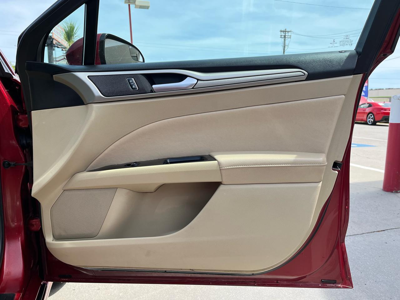 Ford Fusion 4dr Sdn SE FWD 2015