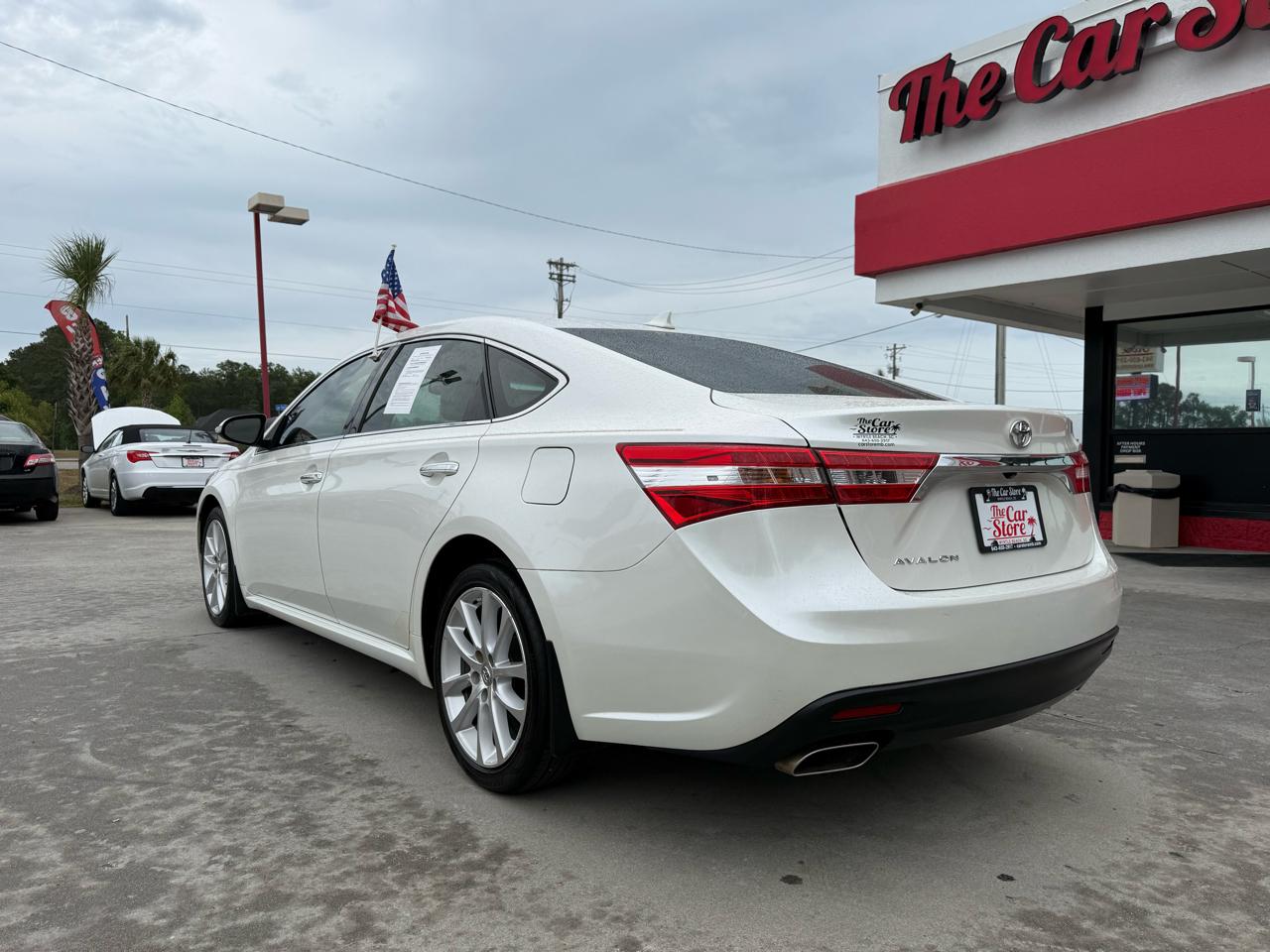 Toyota Avalon 4dr Sdn XLE (Natl) 2013