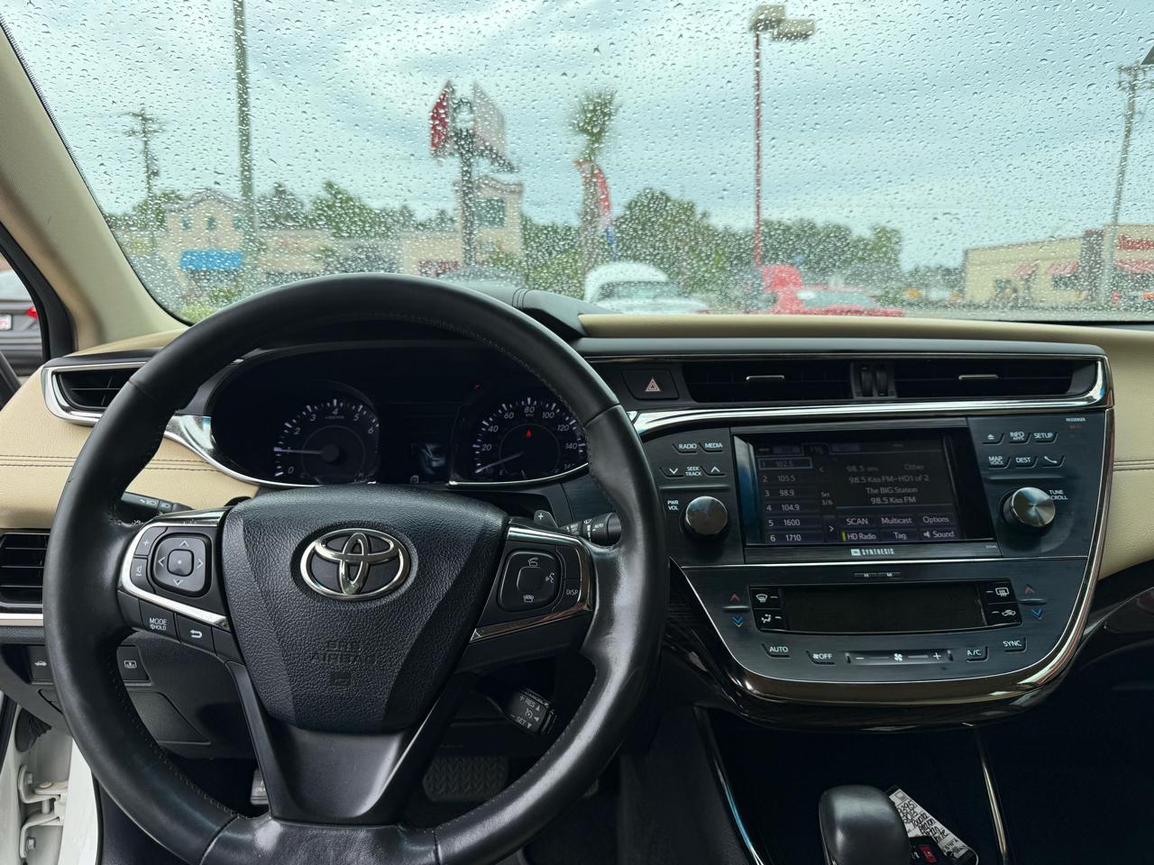 Toyota Avalon 4dr Sdn XLE (Natl) 2013