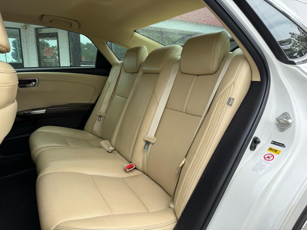 Toyota Avalon 4dr Sdn XLE (Natl) 2013