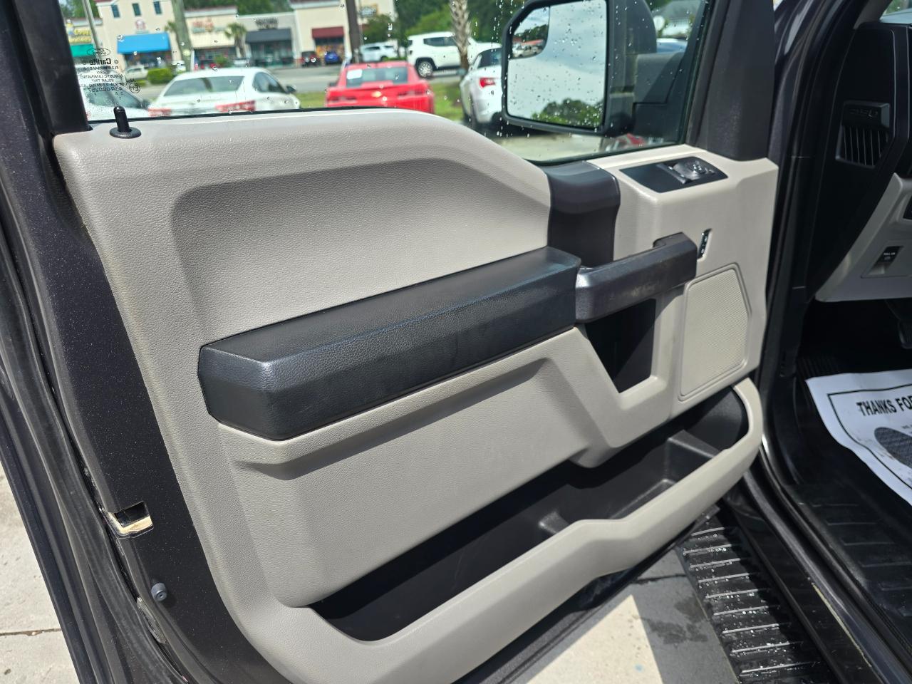 Ford F-150 2WD Reg Cab 141" XL 2016
