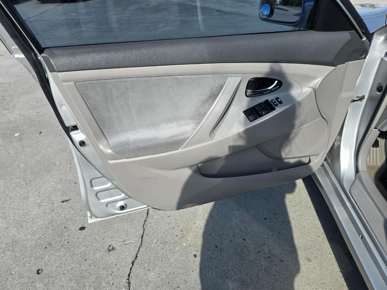 Toyota Camry 4dr Sdn I4 Auto LE (Natl) 2009