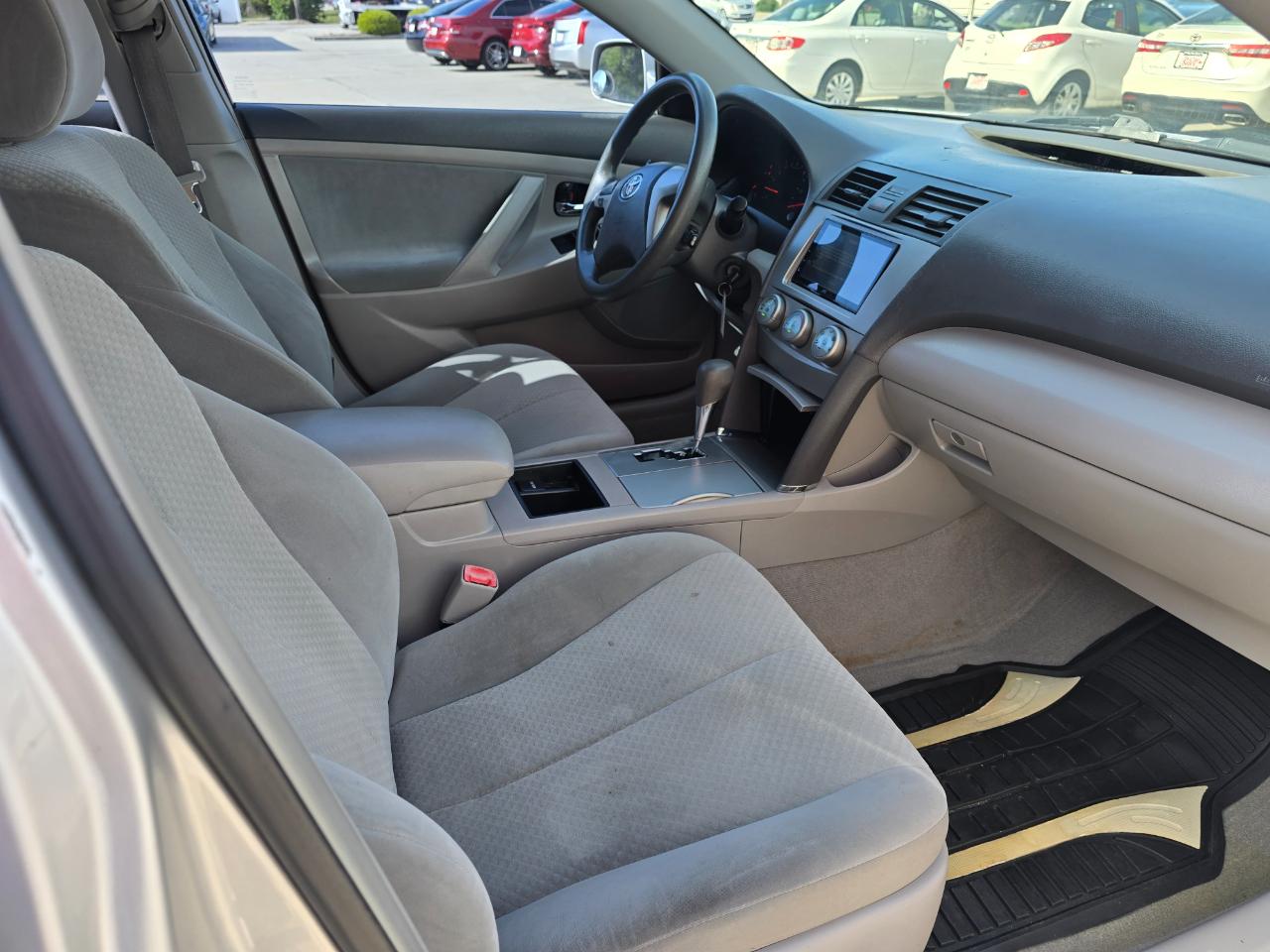 Toyota Camry 4dr Sdn I4 Auto LE (Natl) 2009