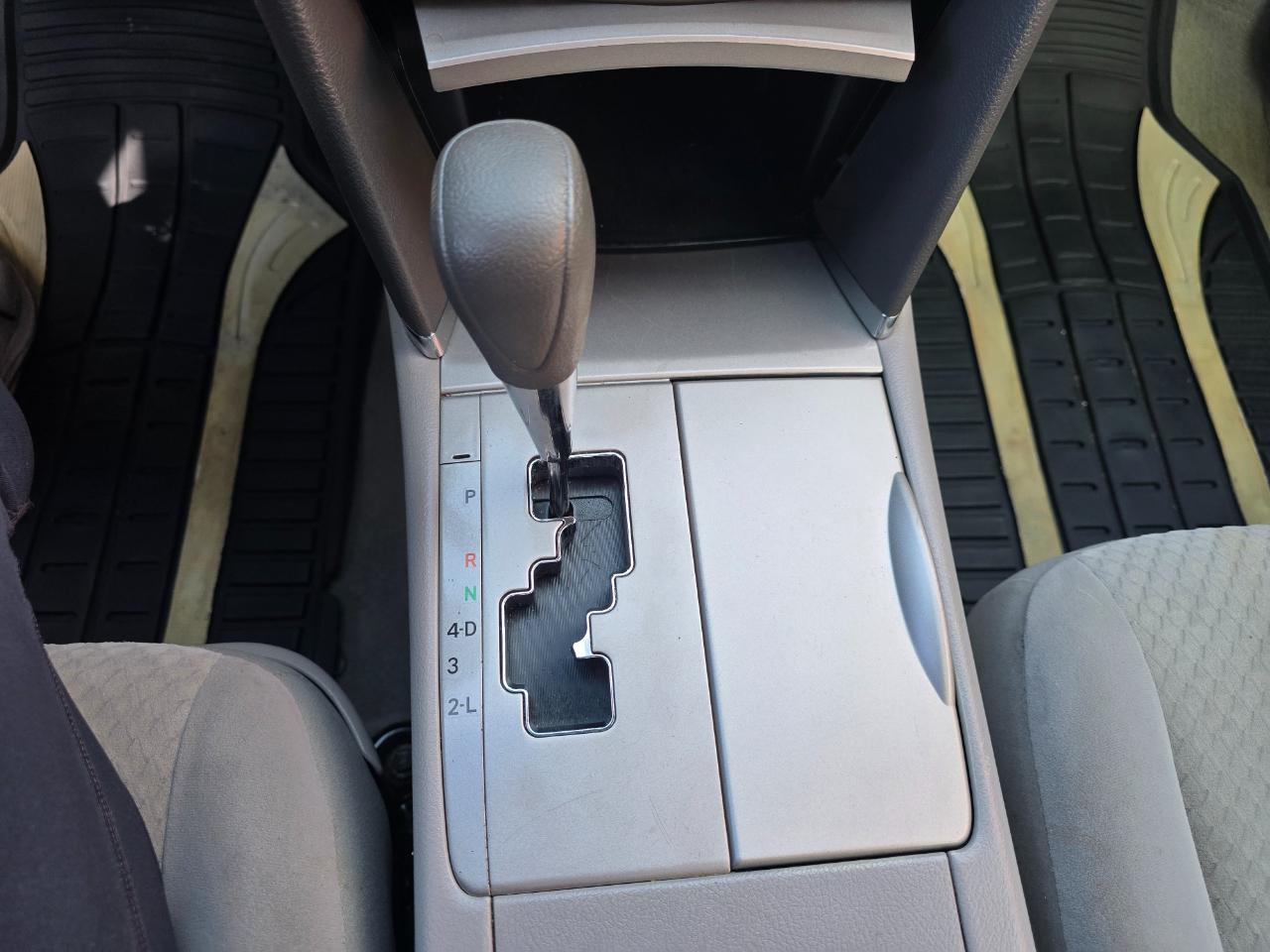 Toyota Camry 4dr Sdn I4 Auto LE (Natl) 2009