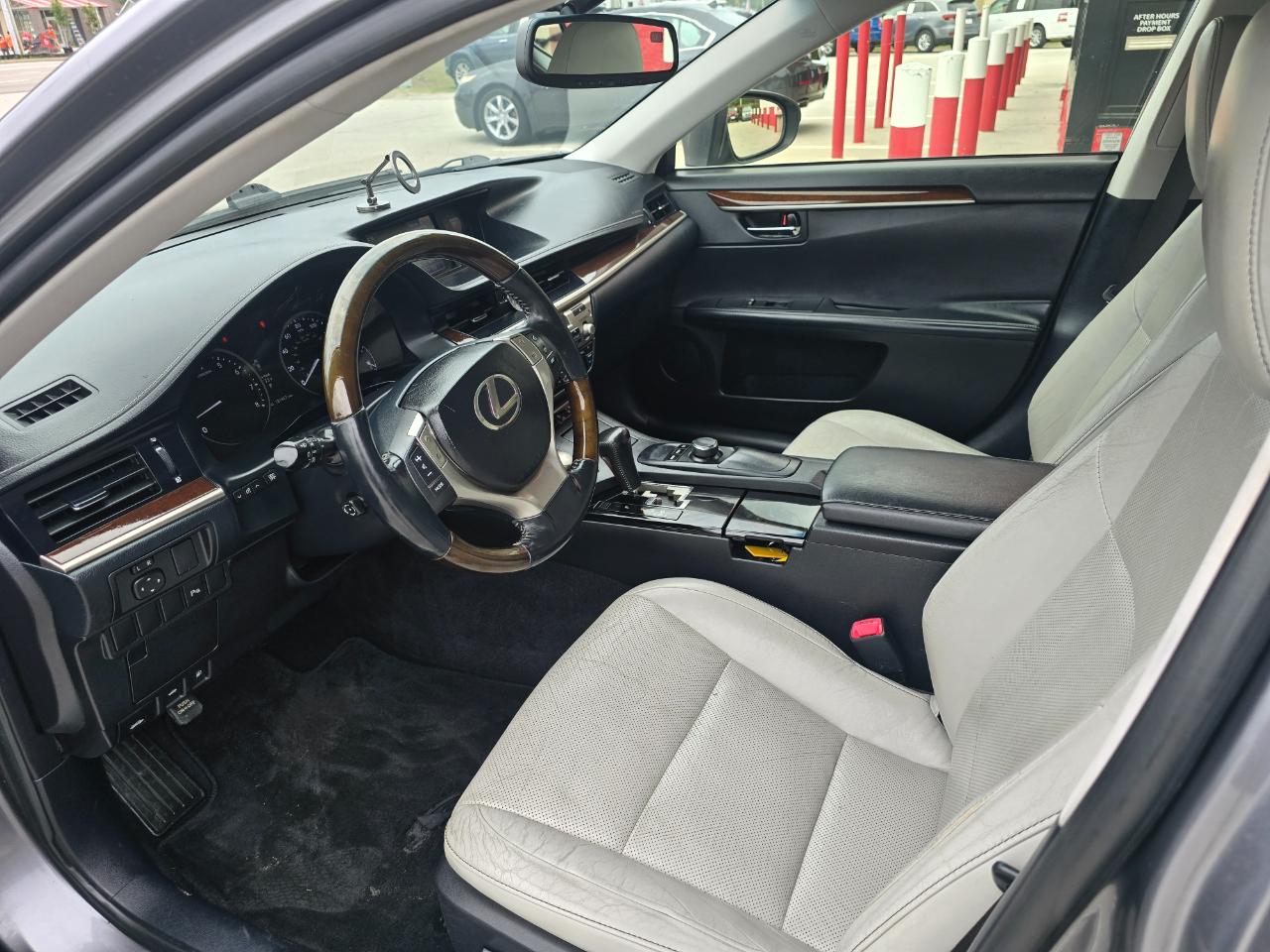 Lexus ES 350 4dr Sdn 2013