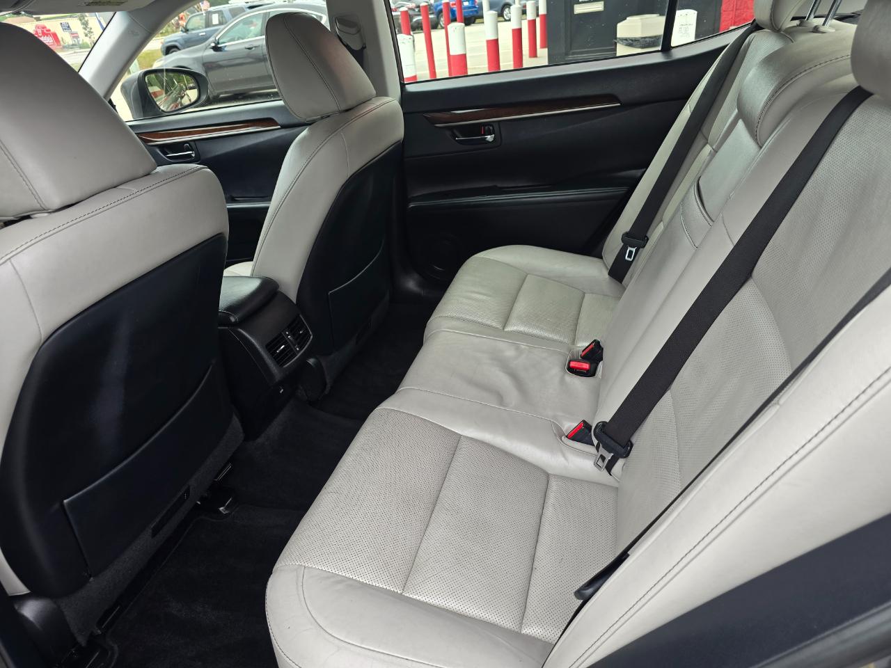 Lexus ES 350 4dr Sdn 2013