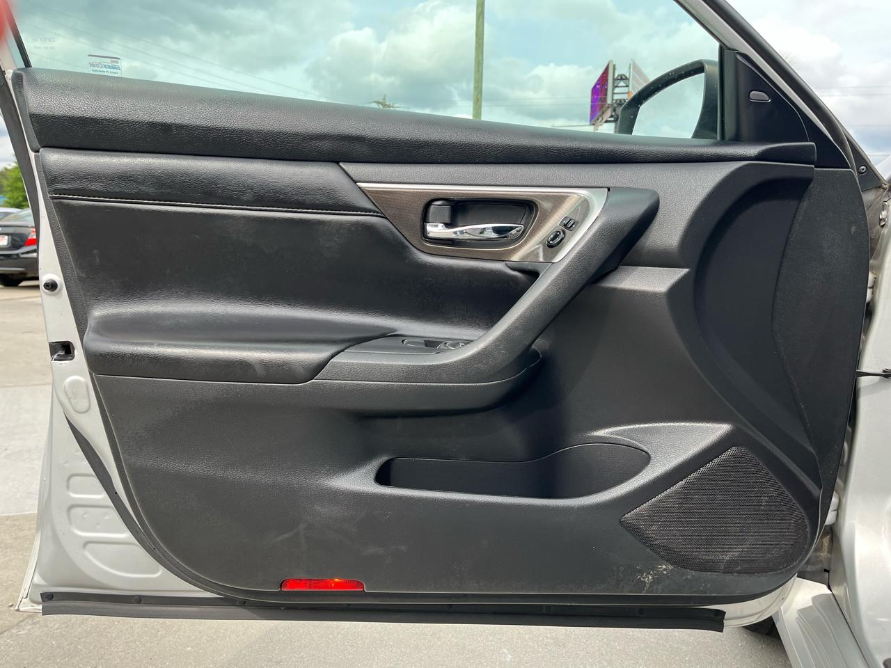 Nissan Altima 4dr Sdn I4 2.5 SL 2014
