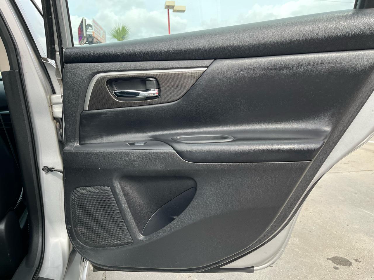 Nissan Altima 4dr Sdn I4 2.5 SL 2014