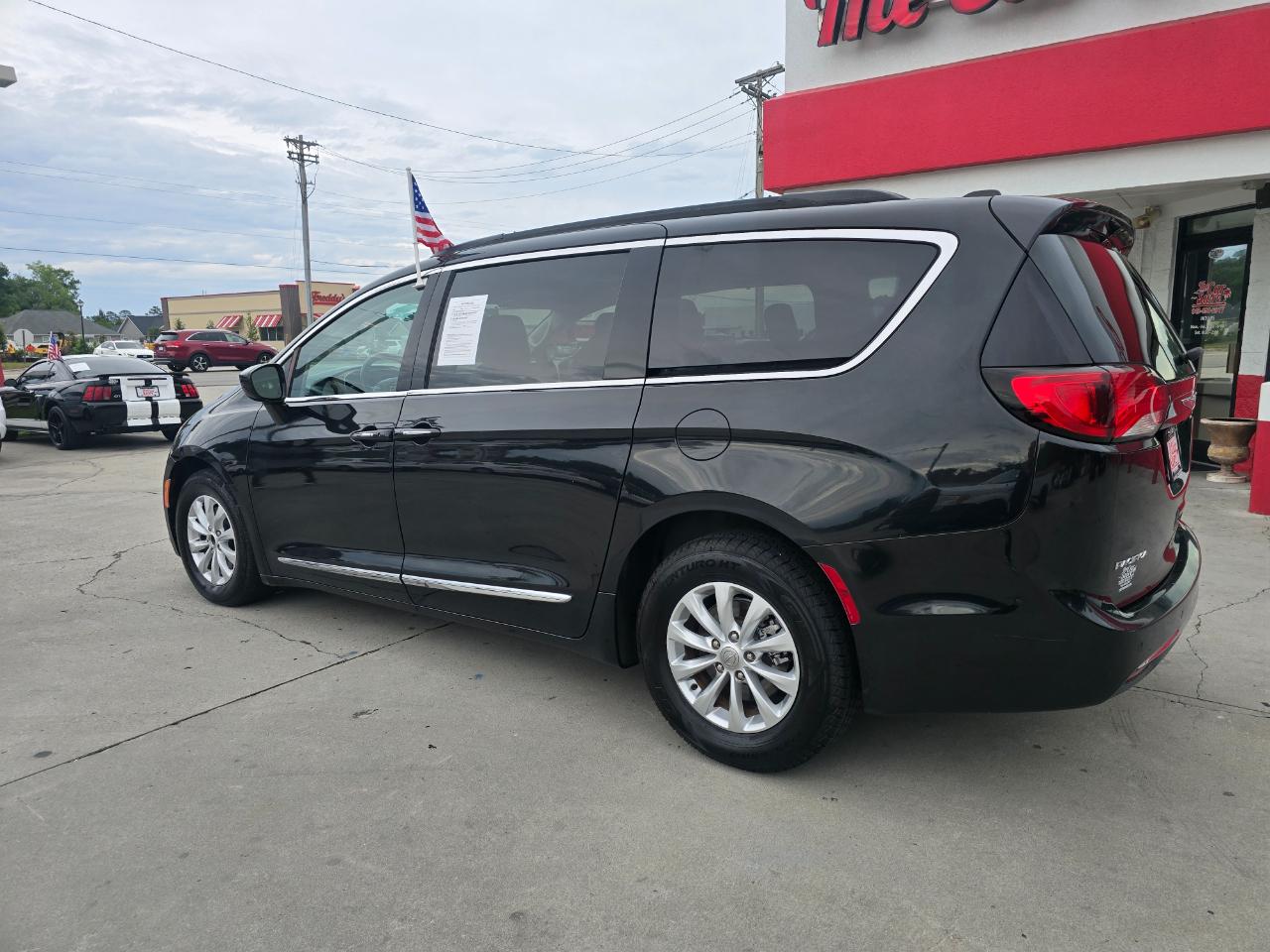 Chrysler Pacifica Touring-L FWD 2017