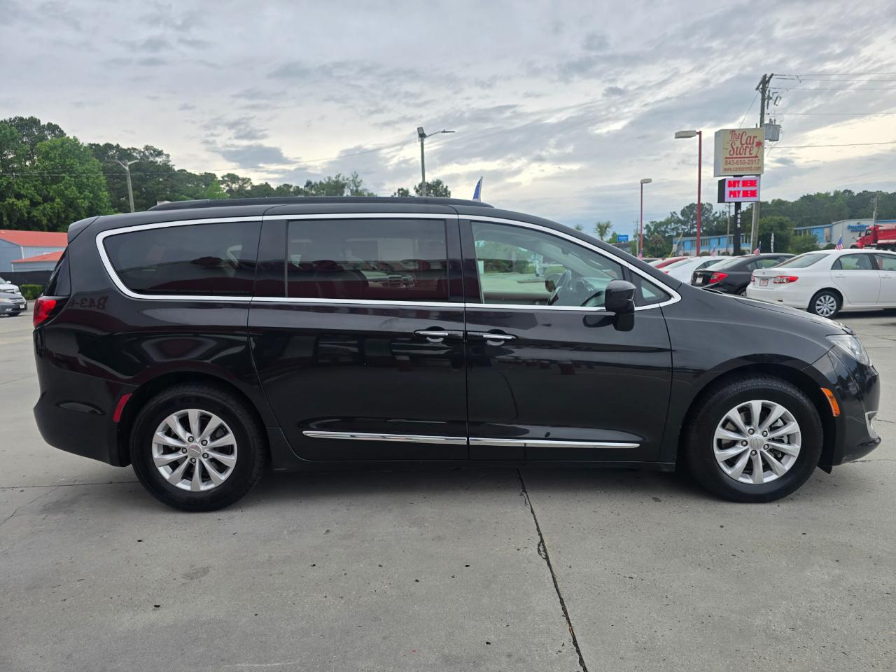 Chrysler Pacifica Touring-L FWD 2017