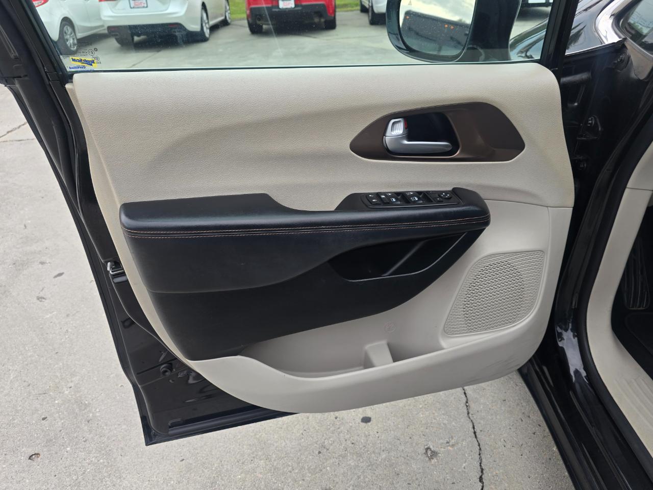 Chrysler Pacifica Touring-L FWD 2017
