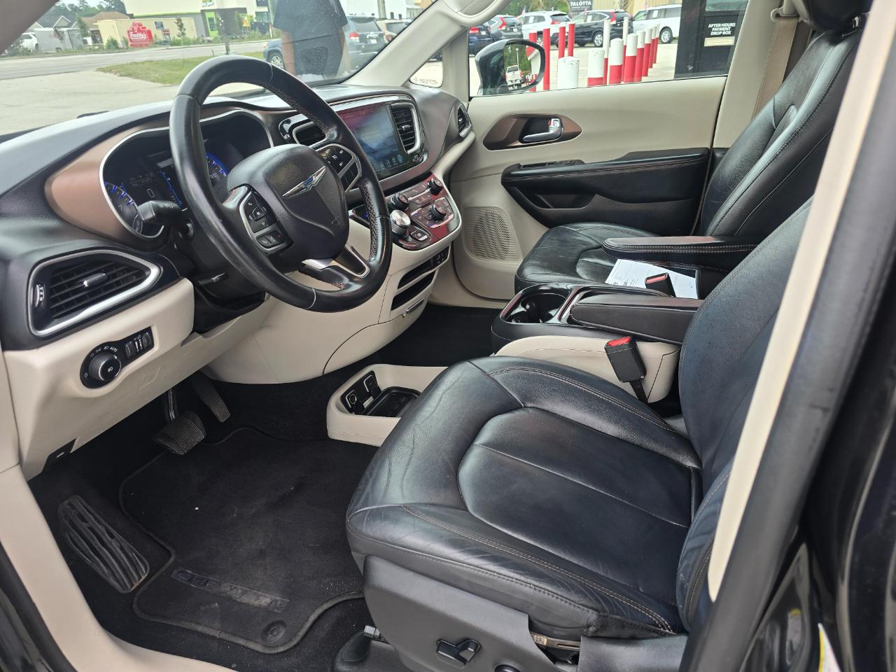 Chrysler Pacifica Touring-L FWD 2017