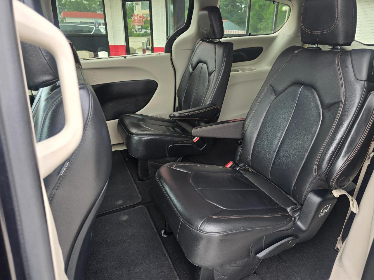 Chrysler Pacifica Touring-L FWD 2017