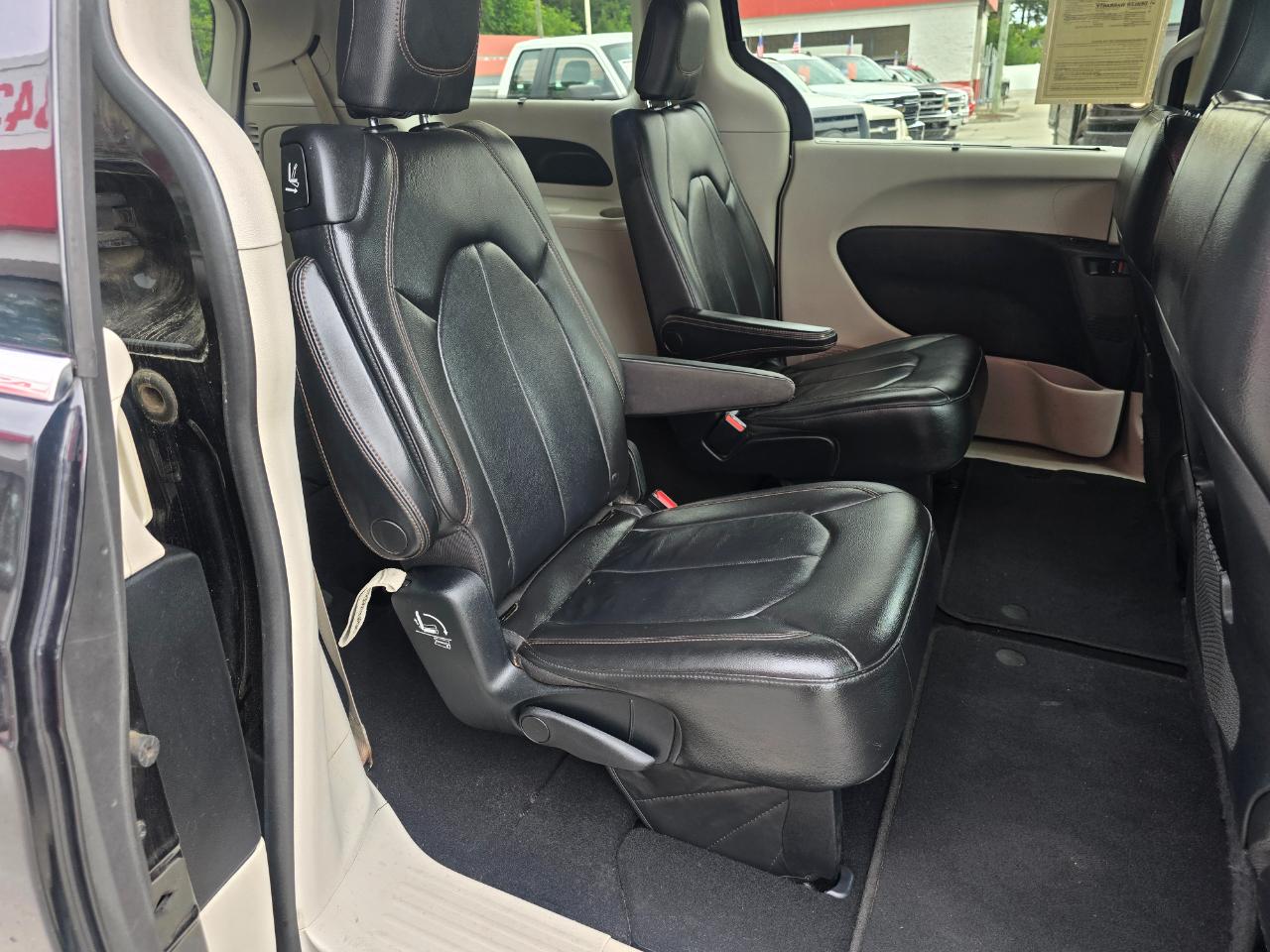 Chrysler Pacifica Touring-L FWD 2017