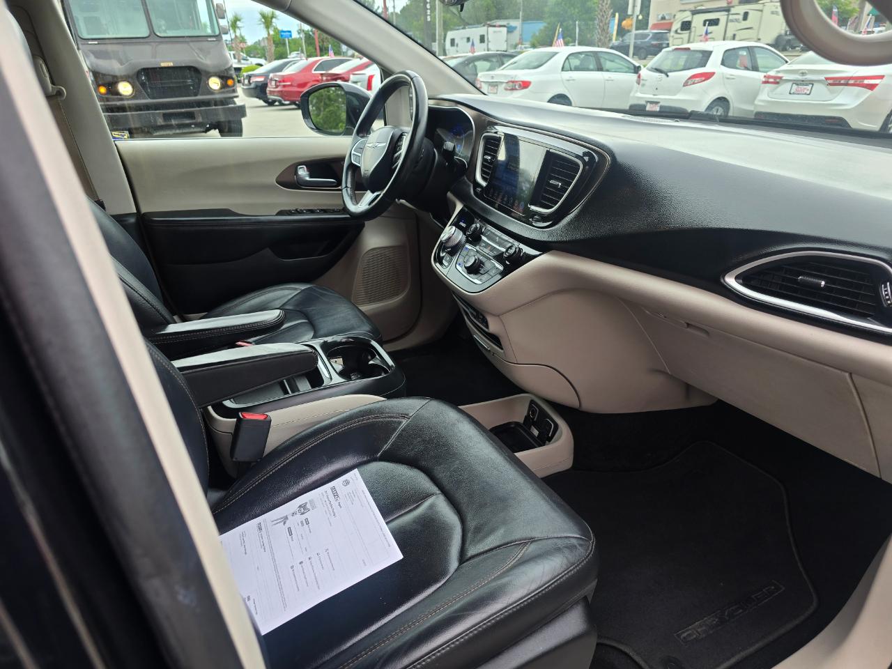 Chrysler Pacifica Touring-L FWD 2017