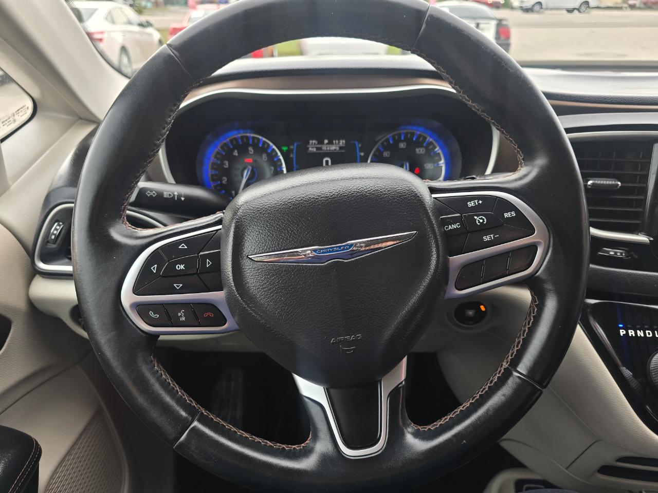 Chrysler Pacifica Touring-L FWD 2017