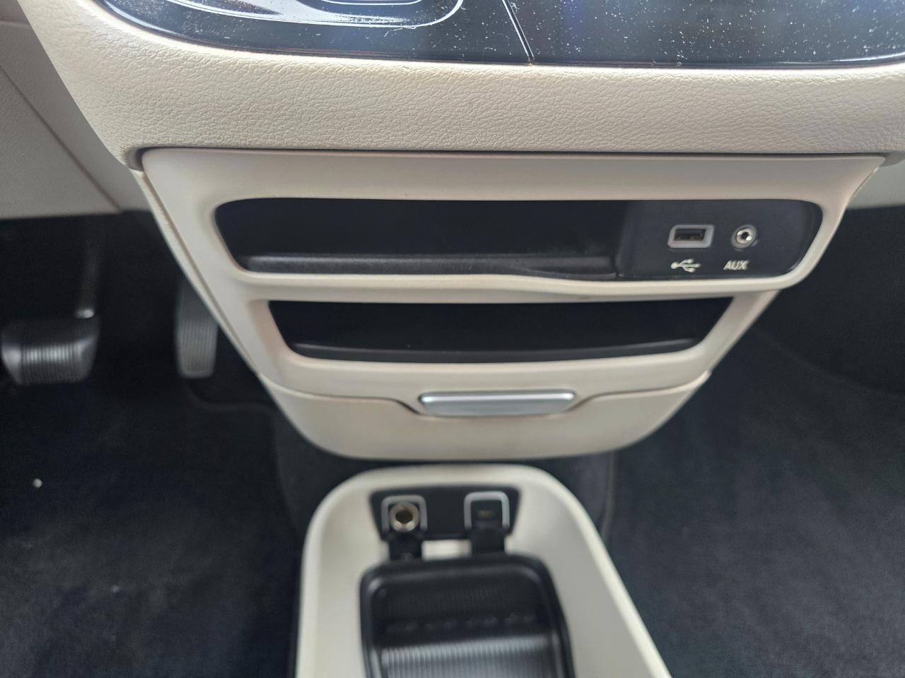Chrysler Pacifica Touring-L FWD 2017