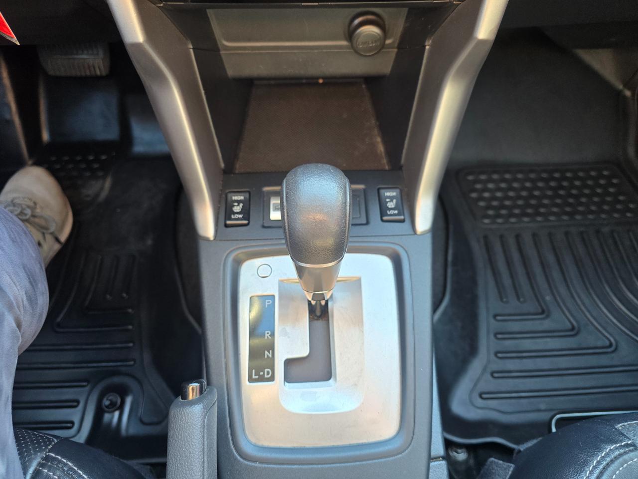 Subaru Forester 4dr CVT 2.5i Limited PZEV 2016