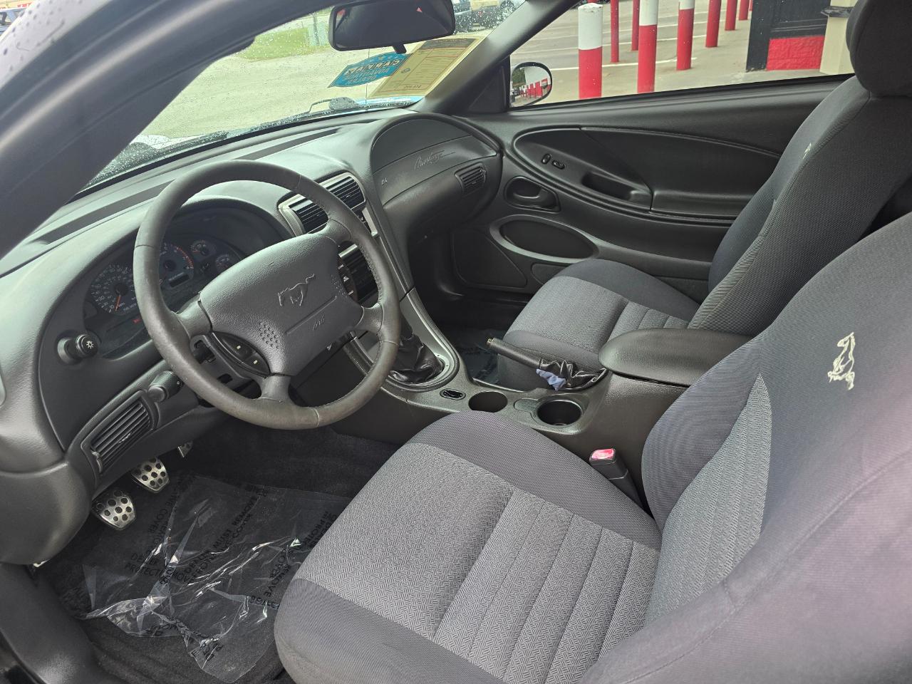 Ford Mustang 2dr Cpe GT Deluxe 2004