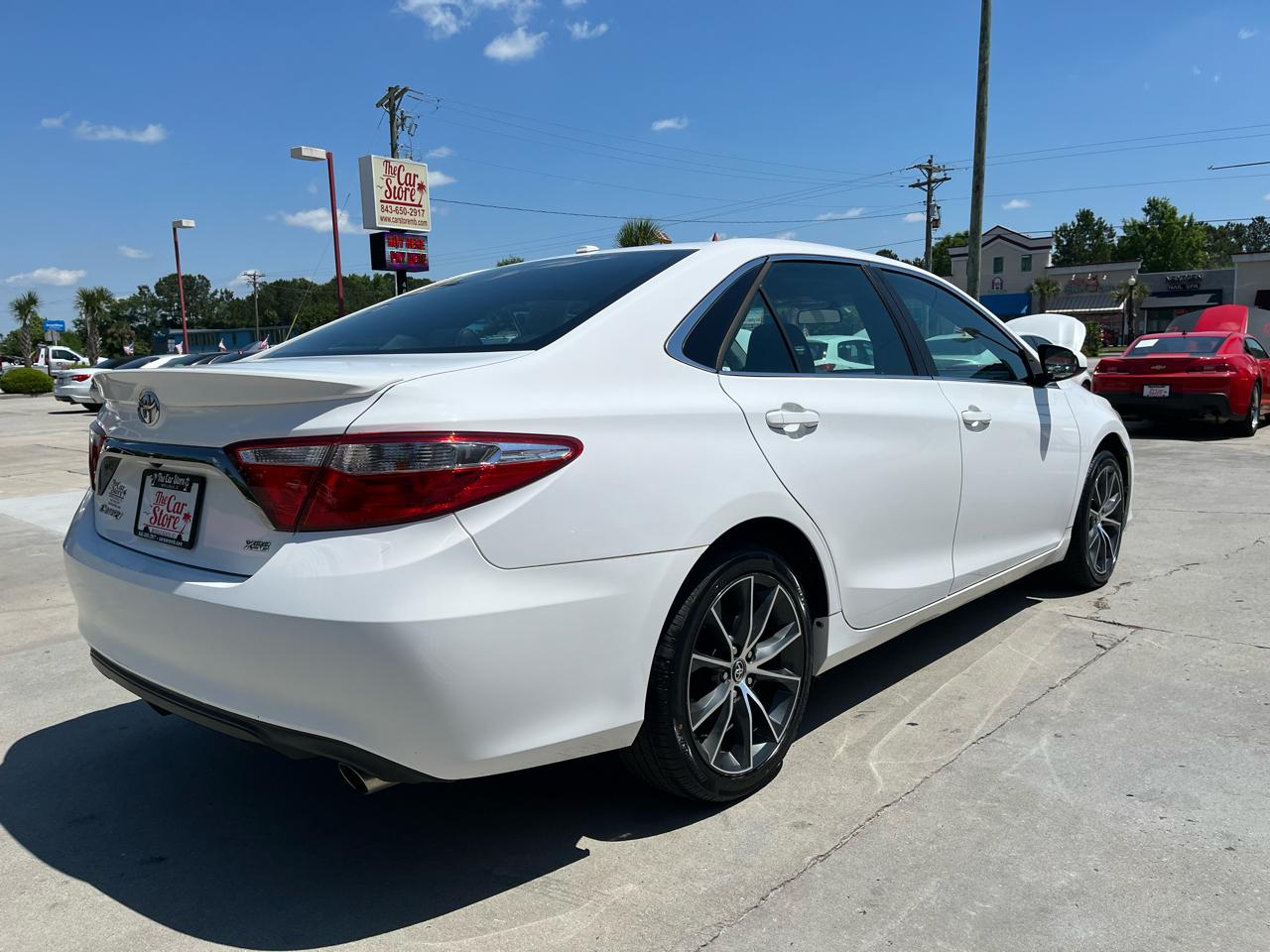Toyota Camry 4dr Sdn I4 Auto XLE (Natl) 2016