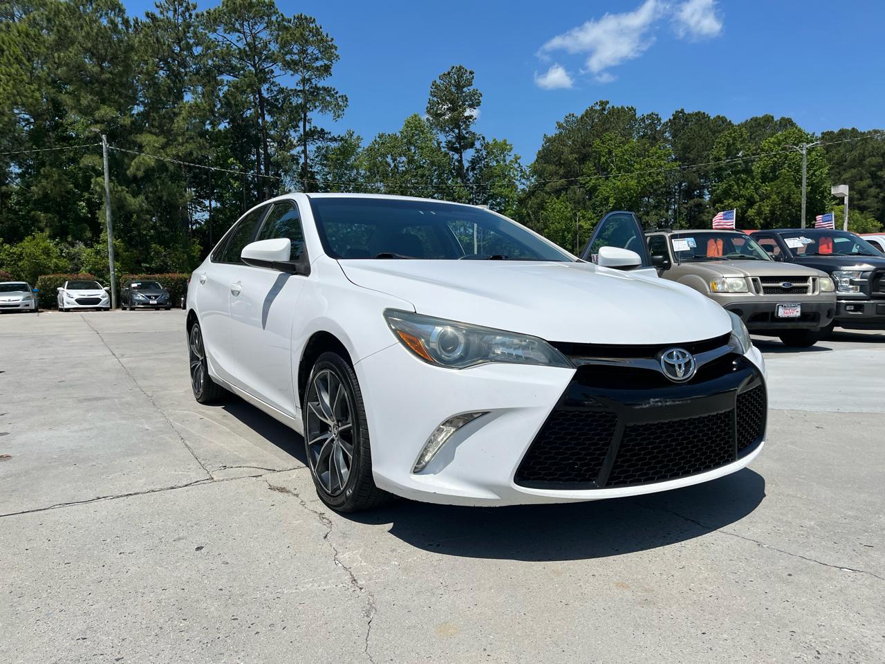 Toyota Camry 4dr Sdn I4 Auto XLE (Natl) 2016