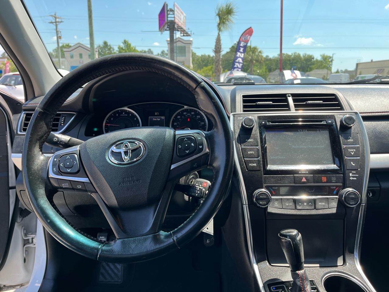 Toyota Camry 4dr Sdn I4 Auto XLE (Natl) 2016