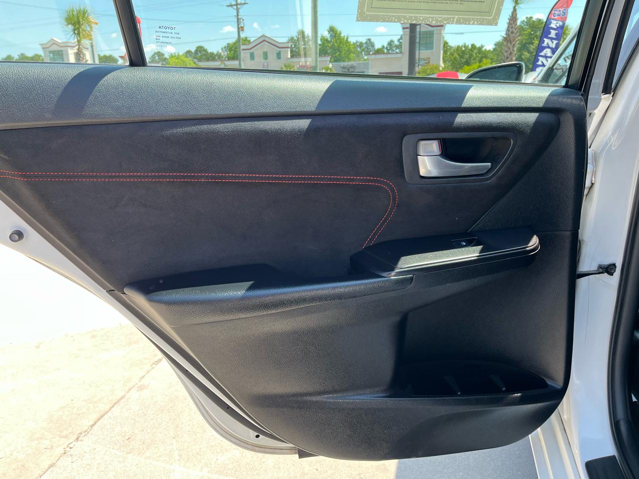 Toyota Camry 4dr Sdn I4 Auto XLE (Natl) 2016