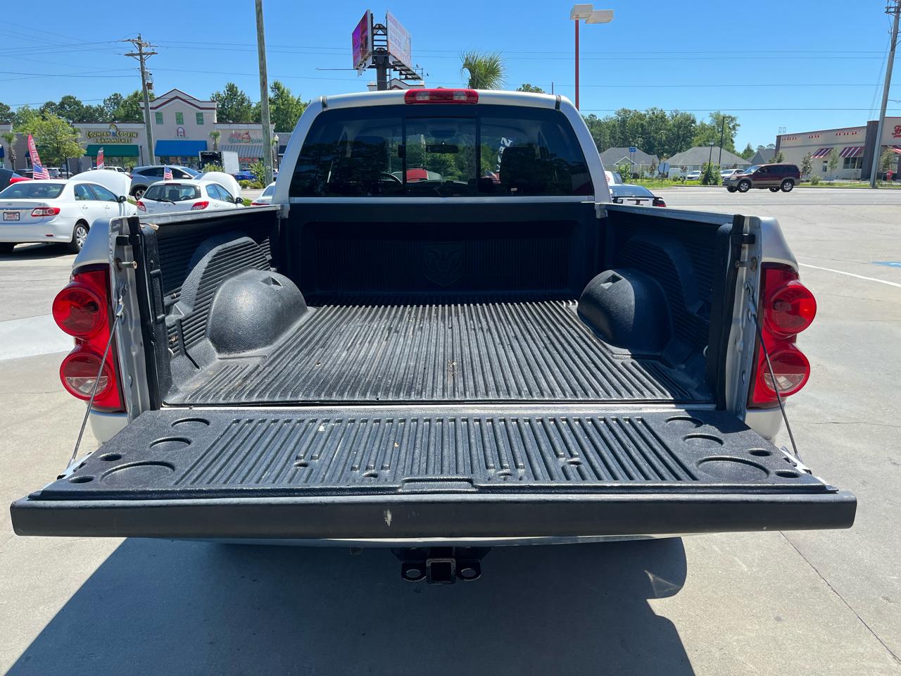 Dodge Ram 1500 2WD Quad Cab 140.5" SLT 2008