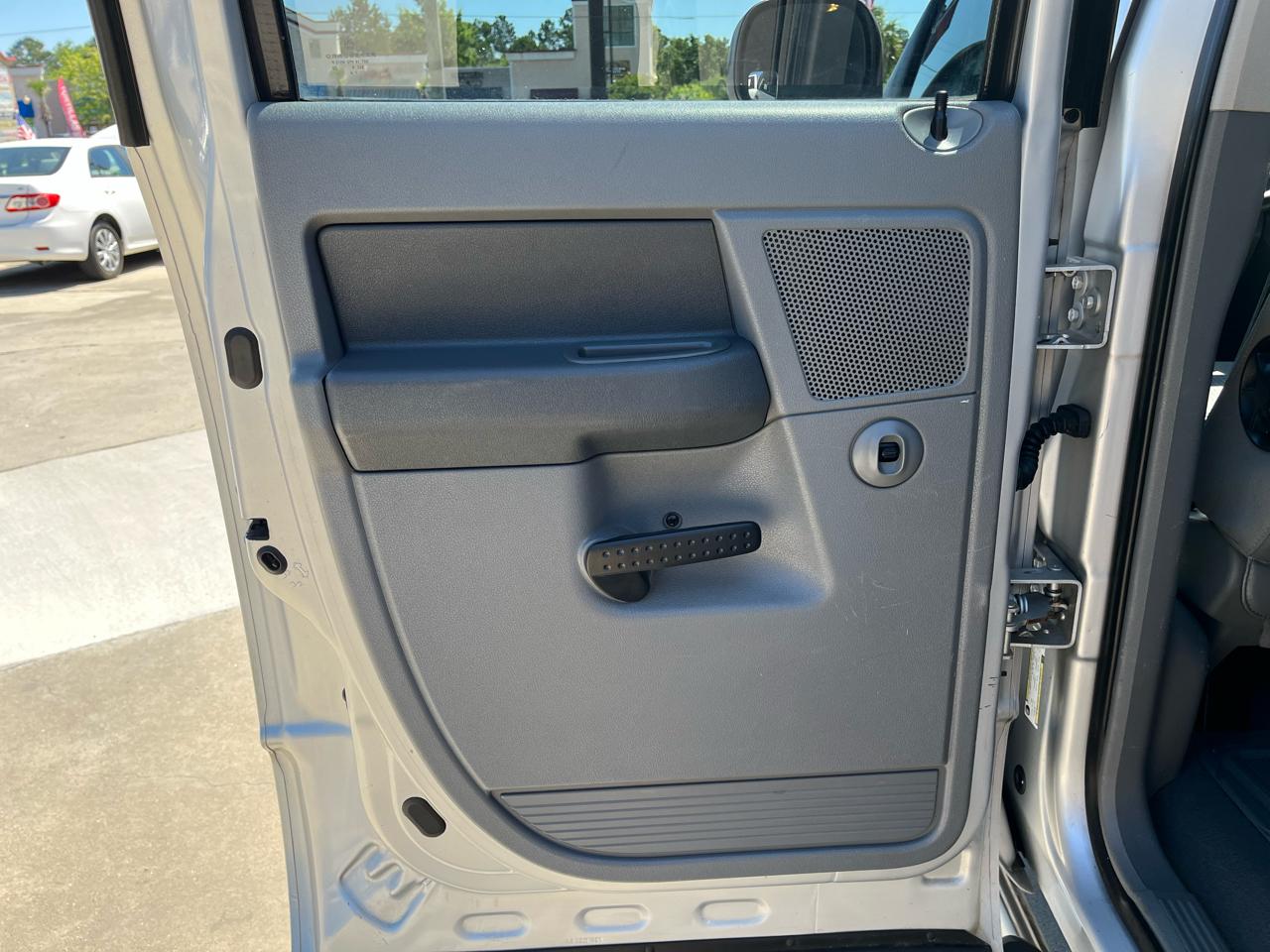 Dodge Ram 1500 2WD Quad Cab 140.5" SLT 2008