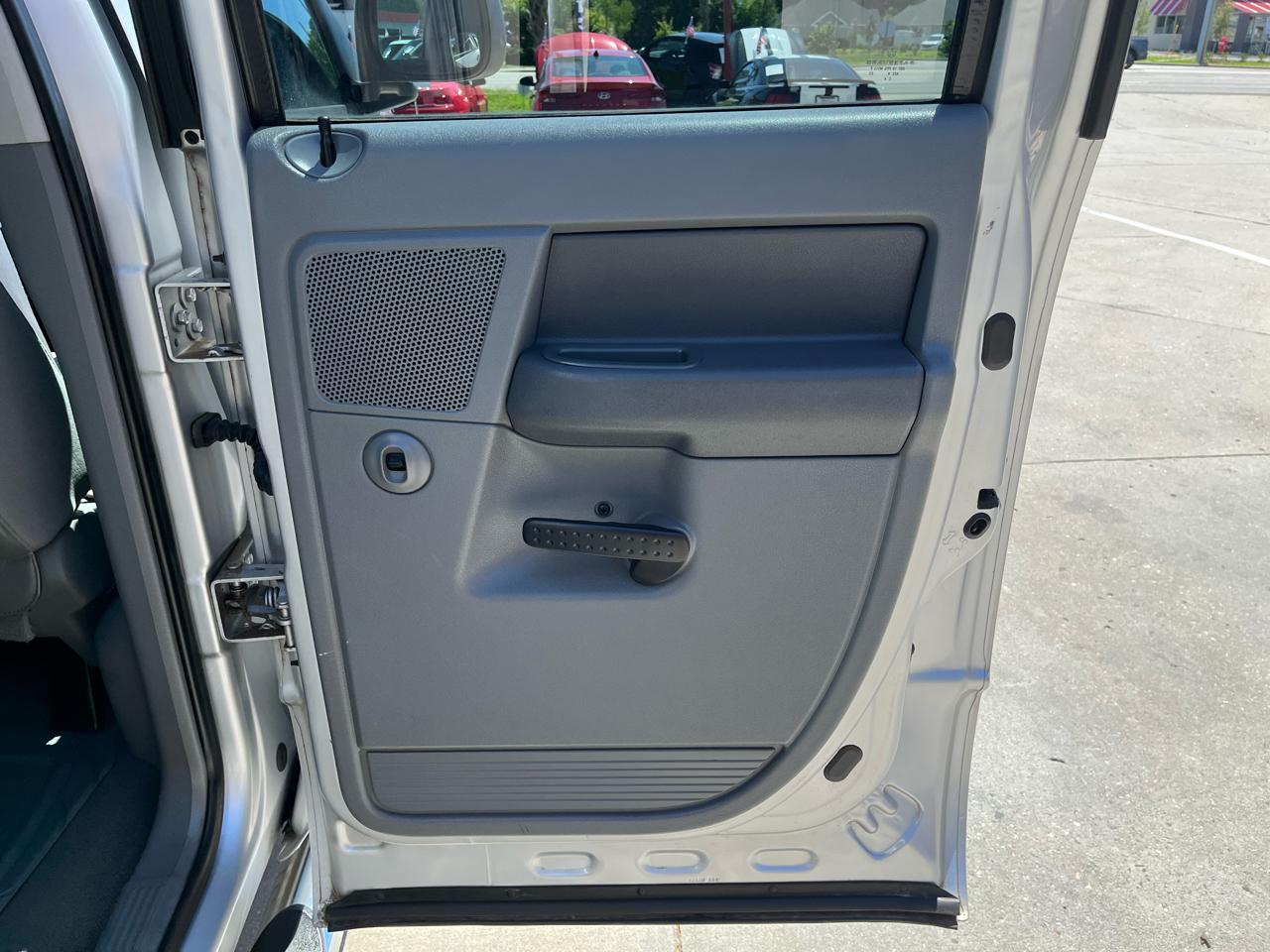 Dodge Ram 1500 2WD Quad Cab 140.5" SLT 2008