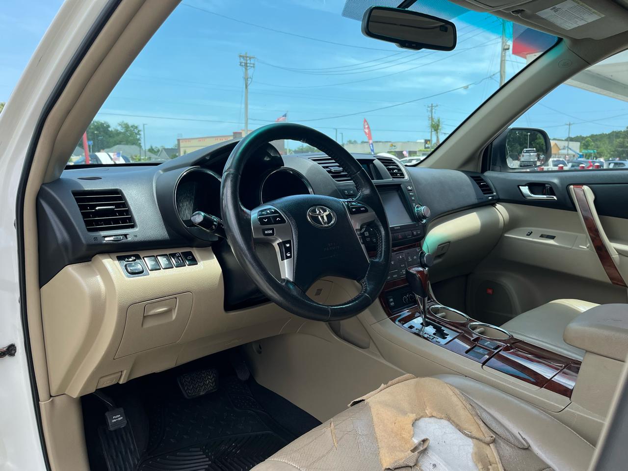 Toyota Highlander FWD 4dr V6 Limited (Natl) 2012