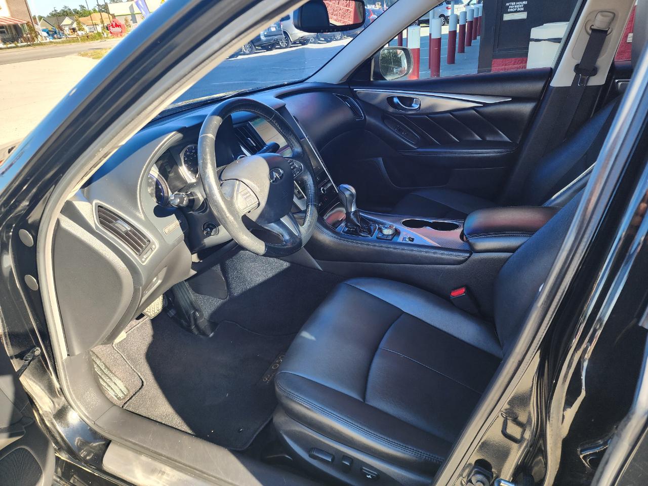 Infiniti Q50 4dr Sdn 3.0t Premium RWD 2016