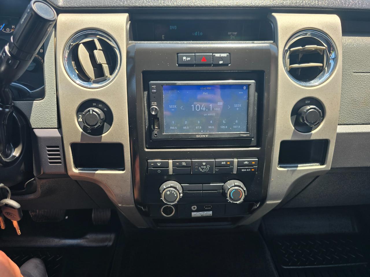 Ford F-150 4WD SuperCrew 145" XLT 2012