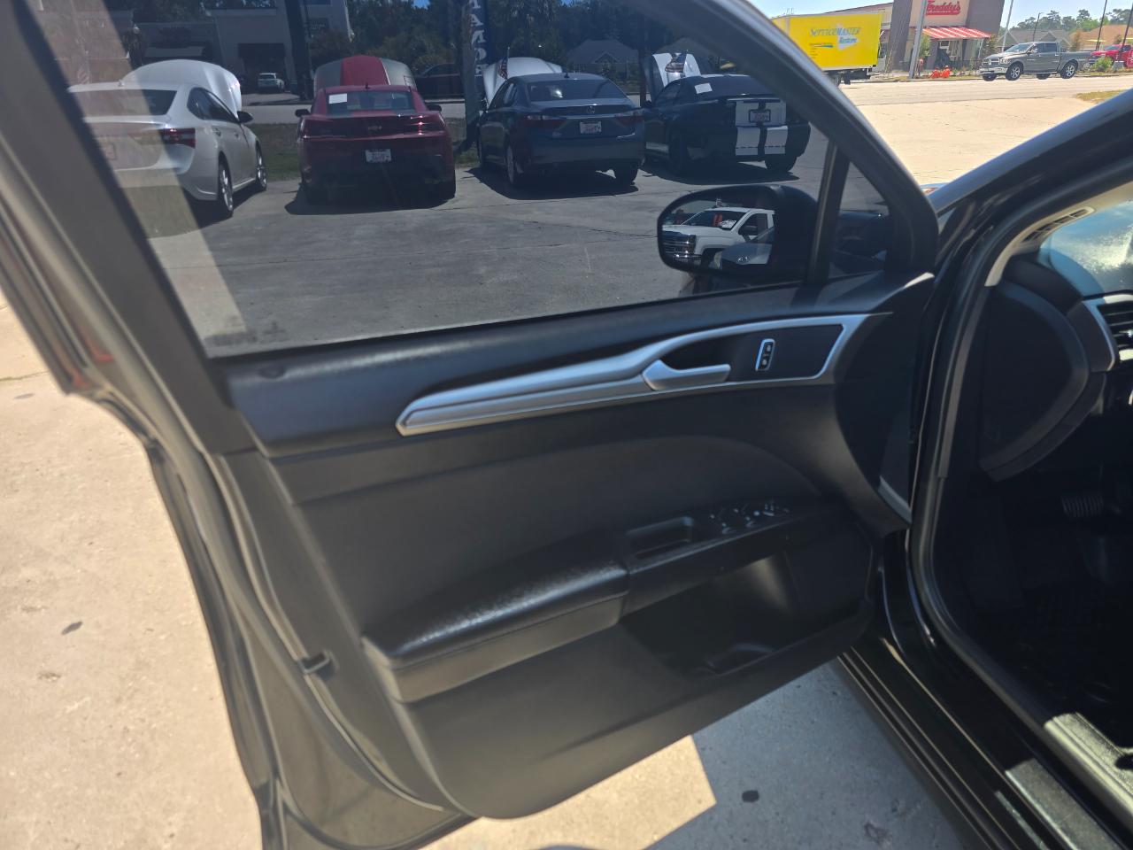 Ford Fusion SE FWD 2019