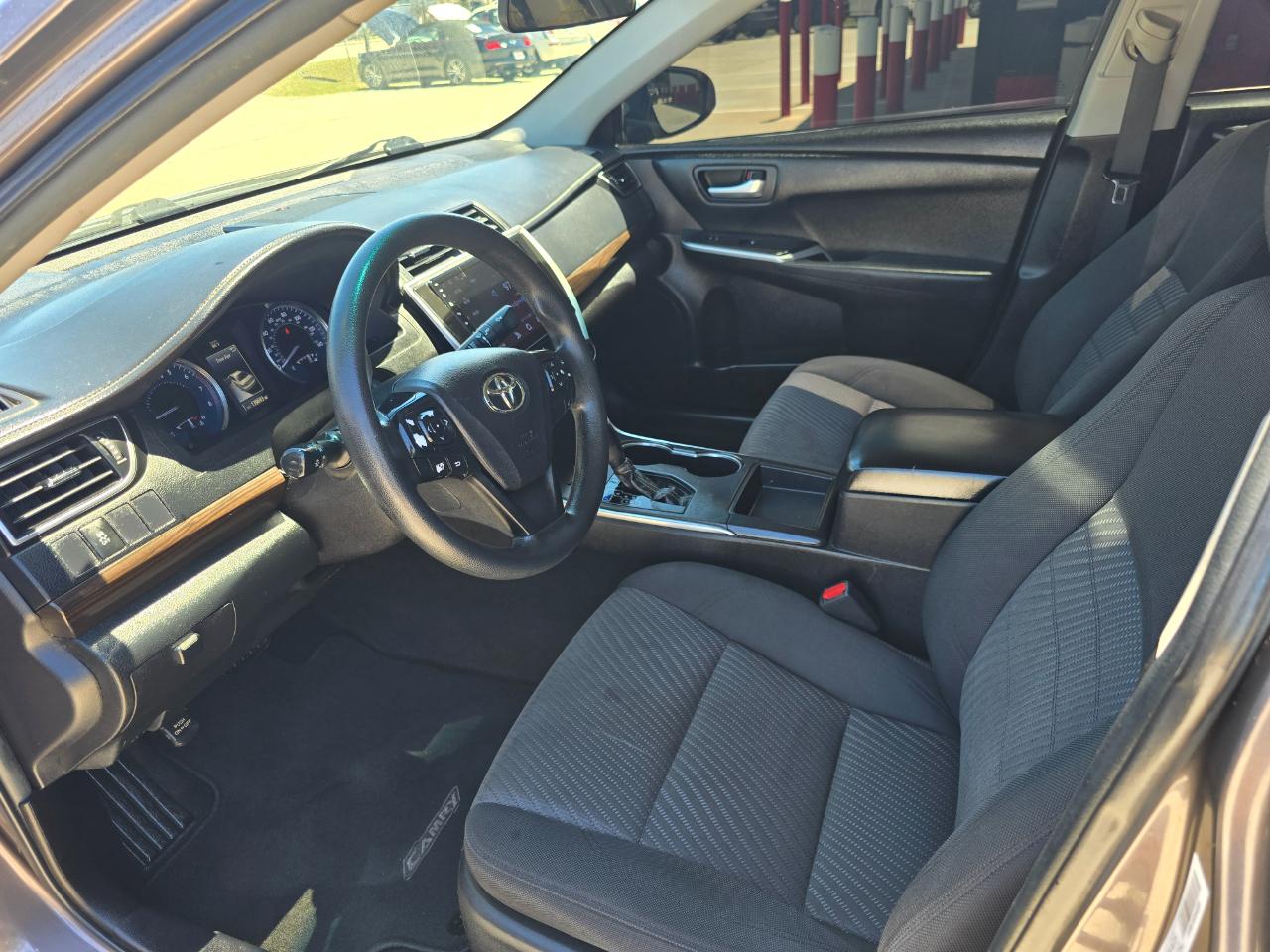 Toyota Camry 4dr Sdn I4 Auto XLE (Natl) 2015