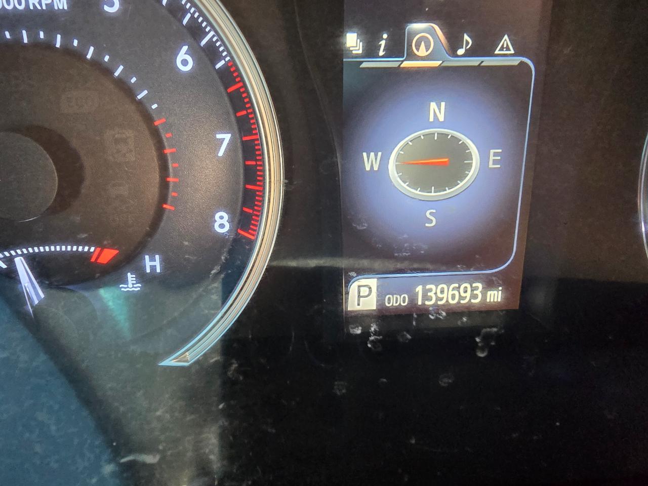 Toyota Camry 4dr Sdn I4 Auto XLE (Natl) 2015