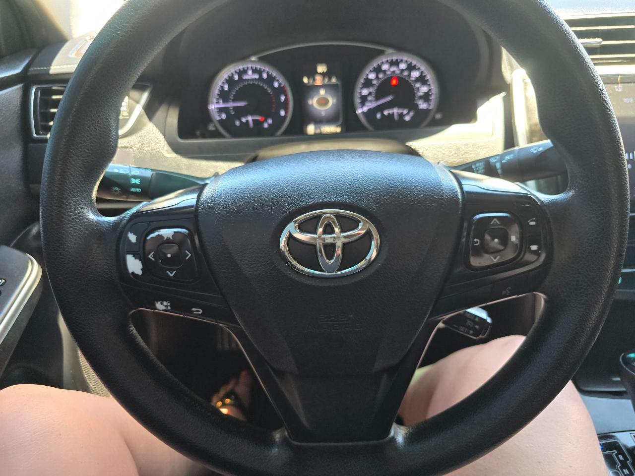 Toyota Camry 4dr Sdn I4 Auto XLE (Natl) 2015