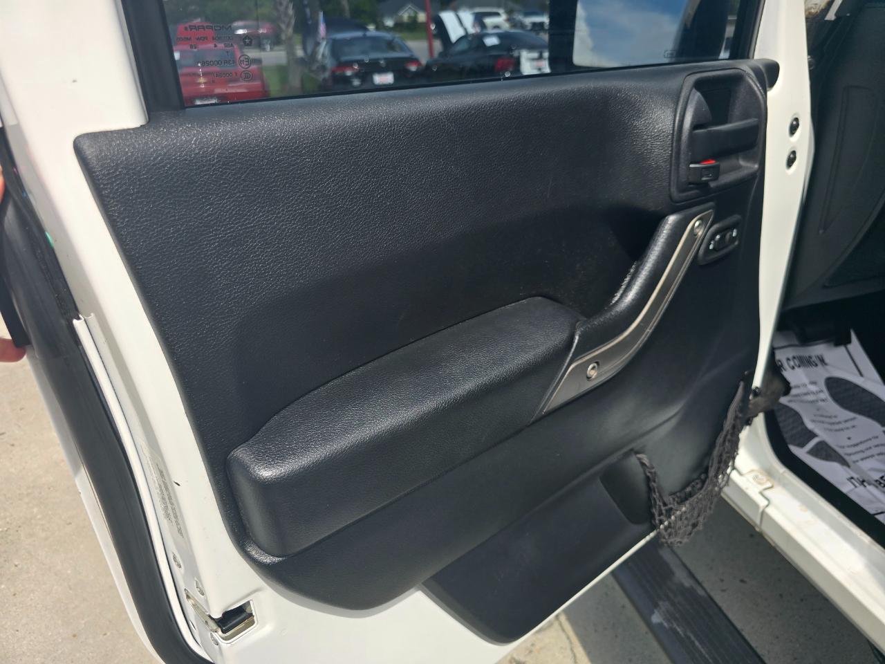 Jeep Wrangler Unlimited 4WD 4dr Sport 2014