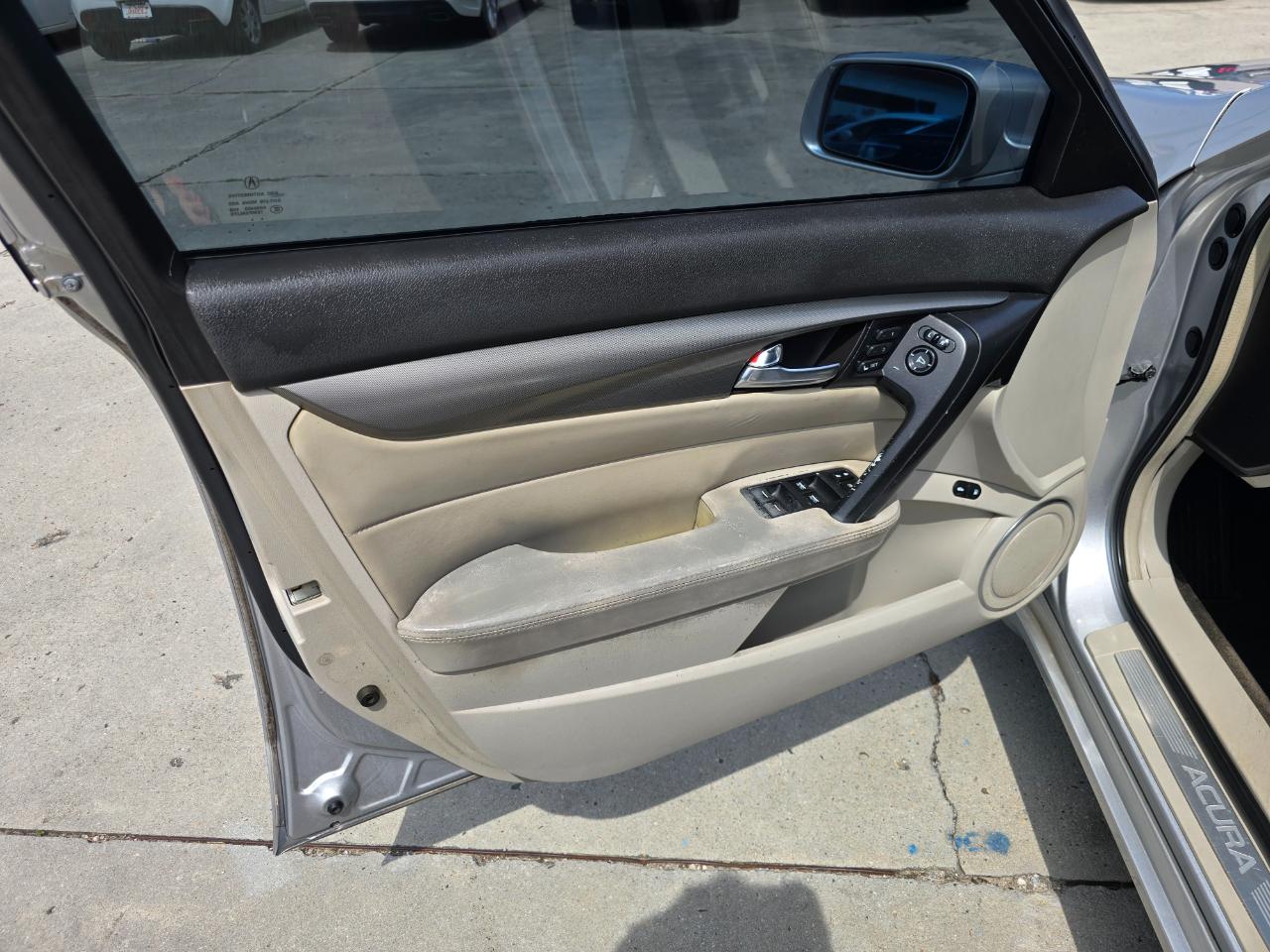 Acura TL 4dr Sdn Auto 2WD Tech 2012