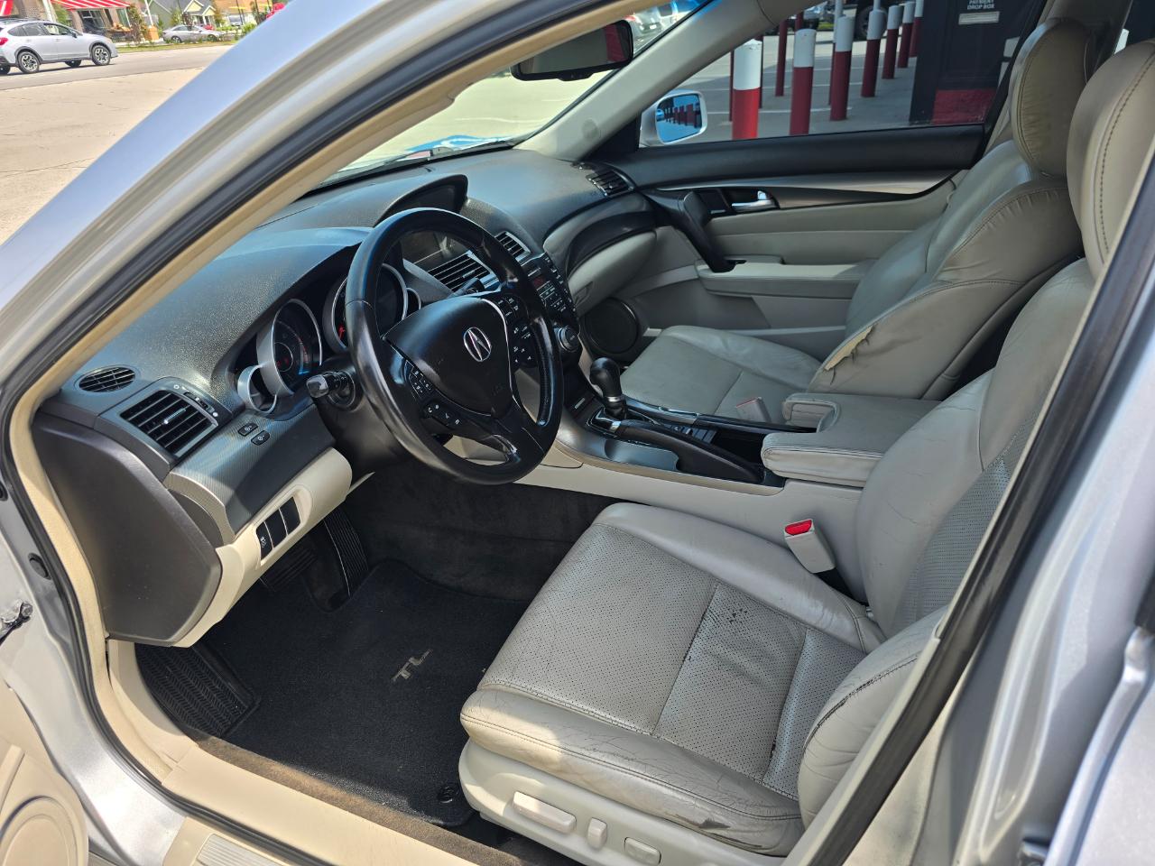 Acura TL 4dr Sdn Auto 2WD Tech 2012