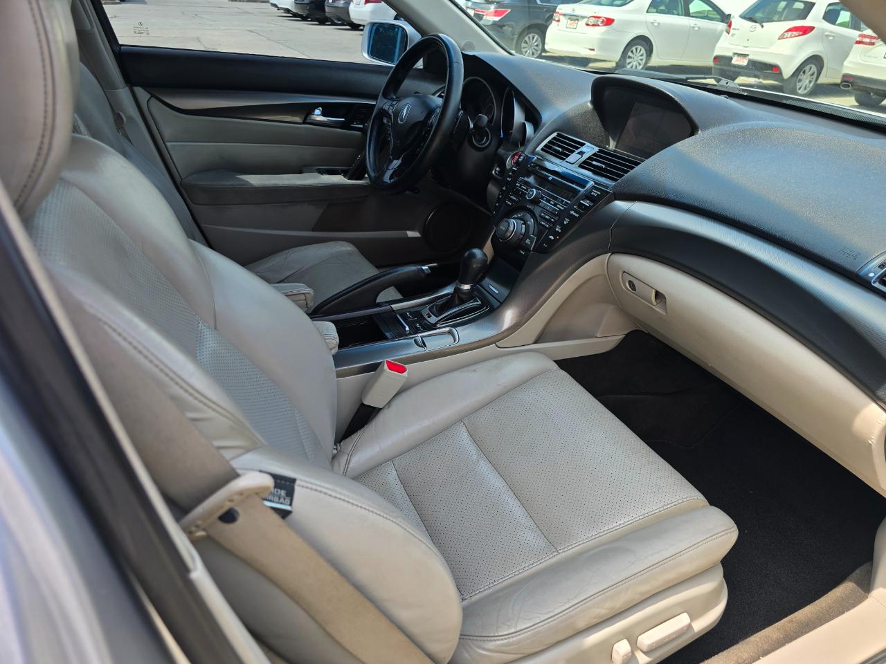 Acura TL 4dr Sdn Auto 2WD Tech 2012