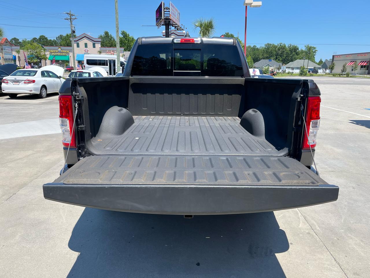 RAM 1500 Lone Star 4x4 Quad Cab 6'4" Box 2022