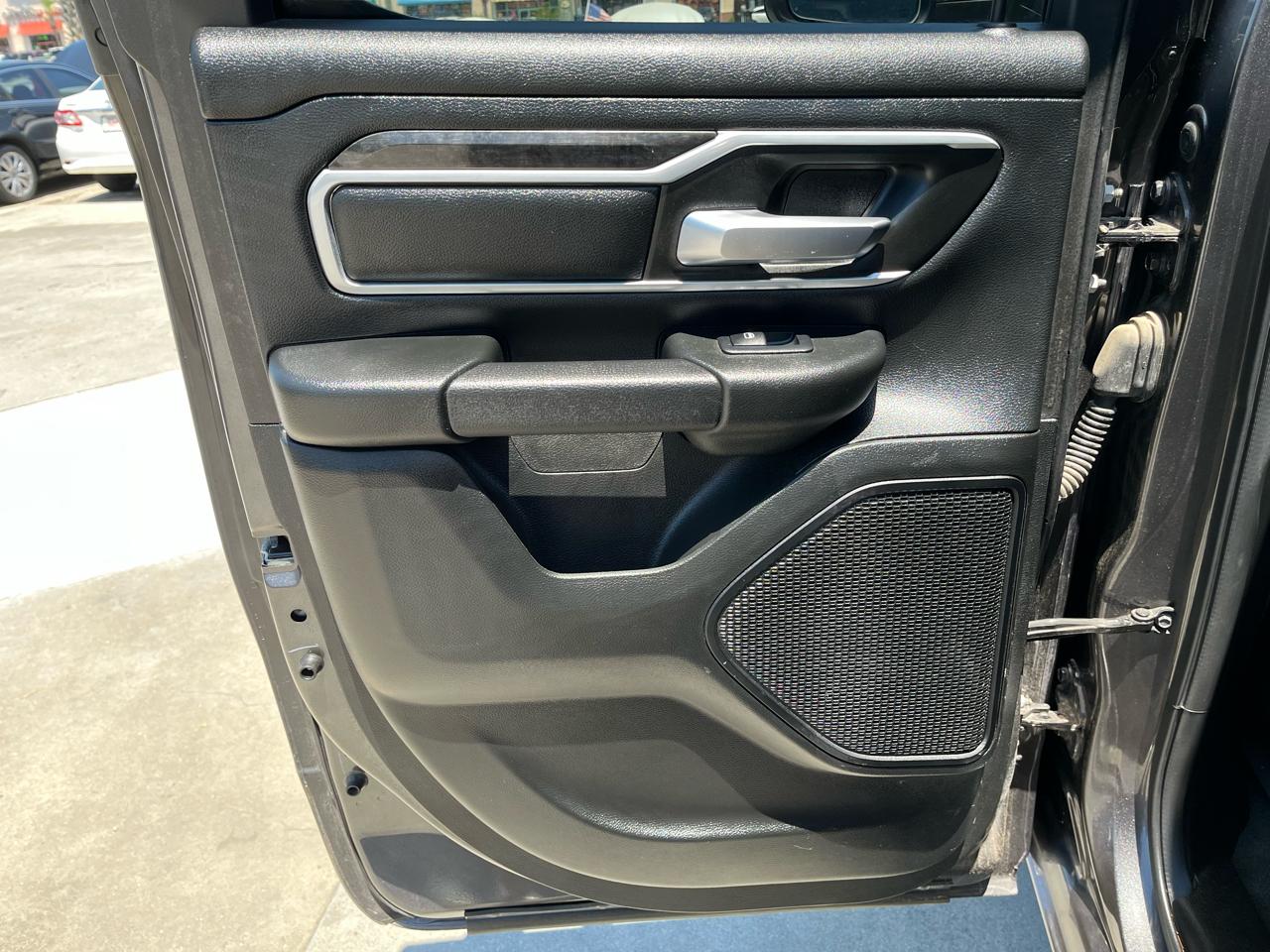 RAM 1500 Lone Star 4x4 Quad Cab 6'4" Box 2022