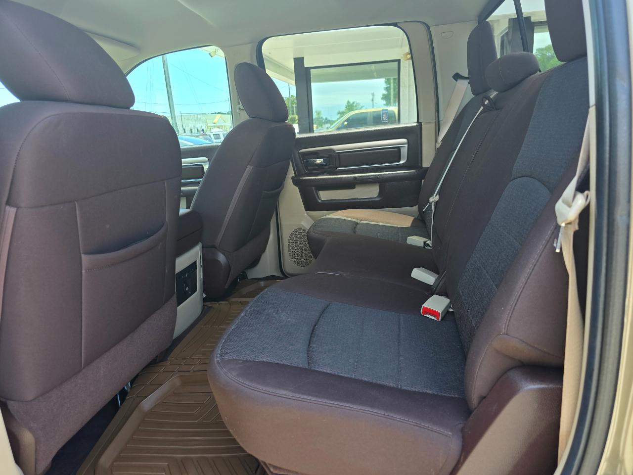 RAM 1500 2WD Crew Cab 140.5" Big Horn 2014
